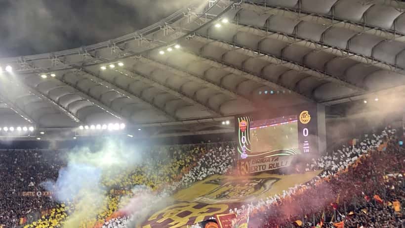 Bodø/Glimt-supportere i Sør-tribunen under UEFA Conference League-kampen mot AS Roma i 2022