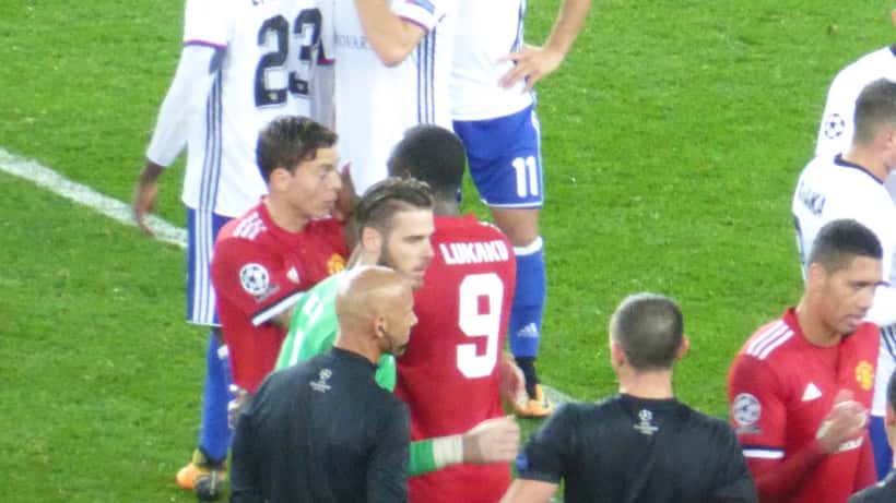 Chris Smalling em ação pelo Manchester United no jogo contra o FC Basel em 2017