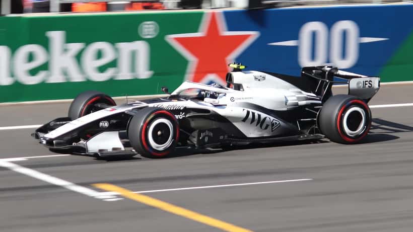 Valtteri Bottas Cadillacin F1-autossa 2026 Kiinan GP:n aika-ajoissa