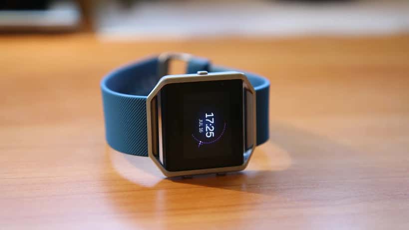 Fitbit Blaze activity tracker et smartphone — synchronisation des données de santé