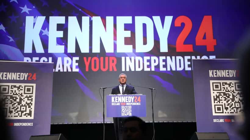Robert F. Kennedy Jr. spricht auf einer Veranstaltung