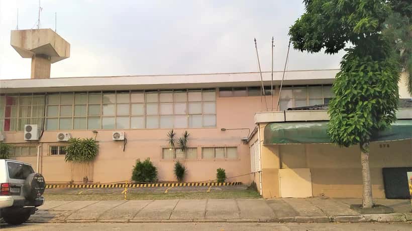 Fachada do estúdio SBT em São Paulo, uma das principais emissoras de televisão brasileiras