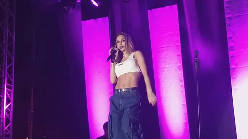 Anna Tatangelo sul palco in concerto luglio 2024