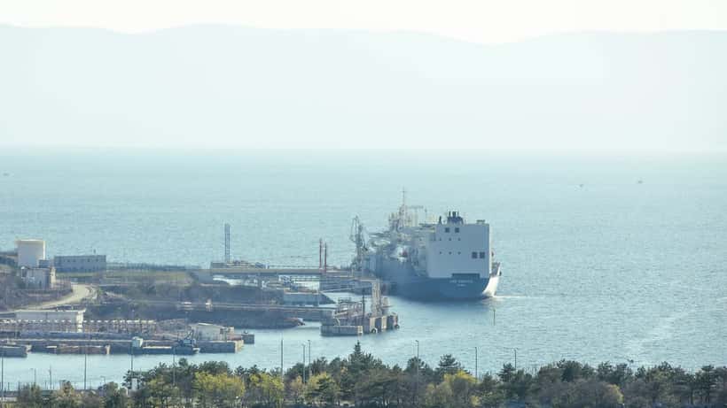 Large oil tanker and gas tanker on the open sea — representing global oil shipping routes disrupted by the 2026 Iran conflict