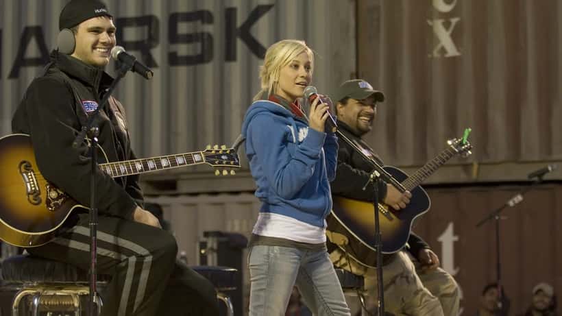 Kellie Pickler lors d'une visite aux troupes américaines