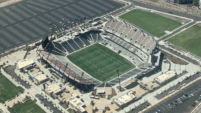 Vista aérea do Snapdragon Stadium, casa do San Diego FC na MLS em 2026