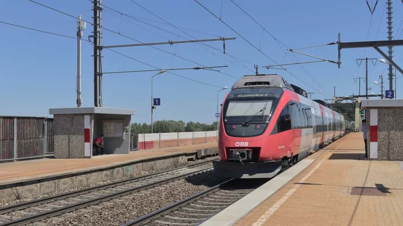 ÖBB S-Bahn Triebwagen 4124 auf der Strecke Wien Praterkai, Sommer 2026