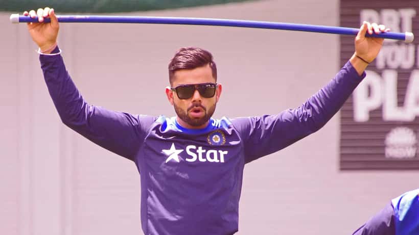 Virat Kohli batting during IPL cricket match, 2015