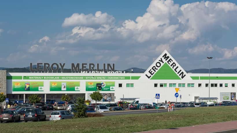Façade d'un magasin Leroy Merlin, grande surface de bricolage