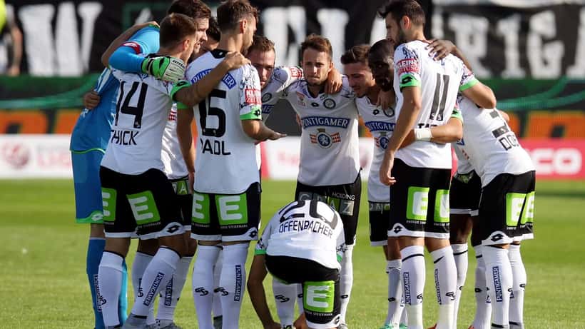Fußballspiel SK Sturm Graz – Sportverletzungen im Amateurfußball im Frühling vermeiden