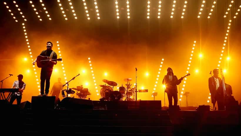 Mumford and Sons en concert sur scène lors du Southside Festival 2019
