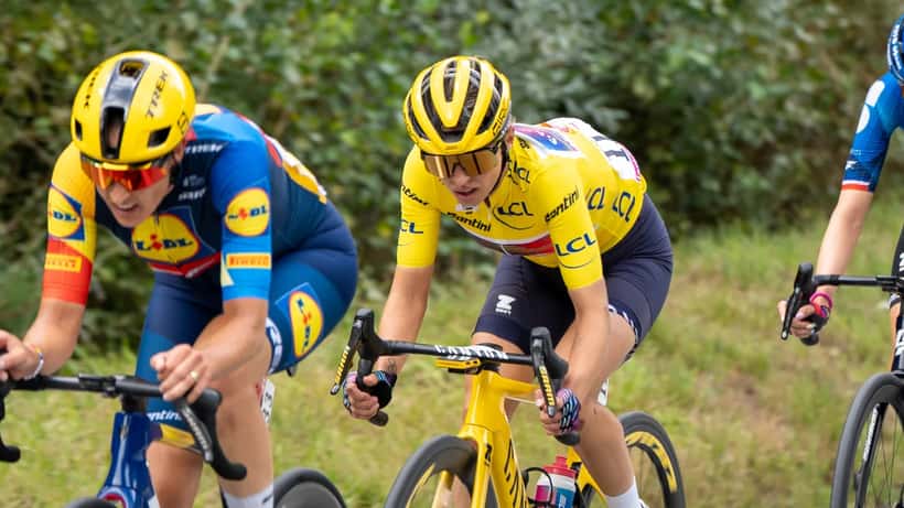 Katarzyna Niewiadoma in actie tijdens de Tour de France Femmes