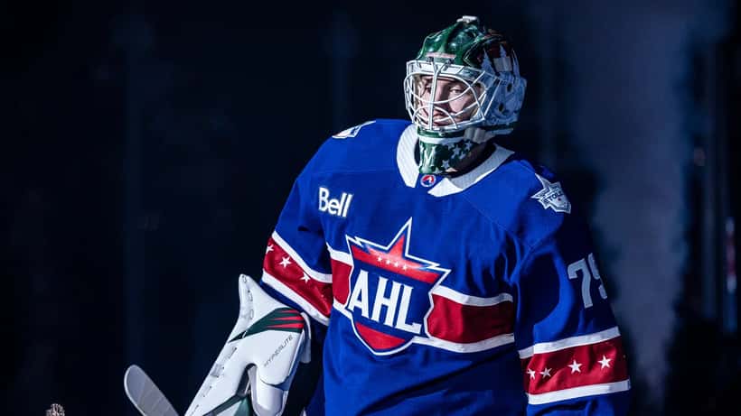 Jesper Wallstedt gardien de but lors d'un match AHL, 2023