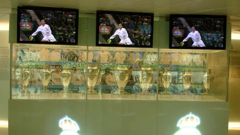 Coupes de la Ligue des Champions et de la Coupe d'Europe exposées
