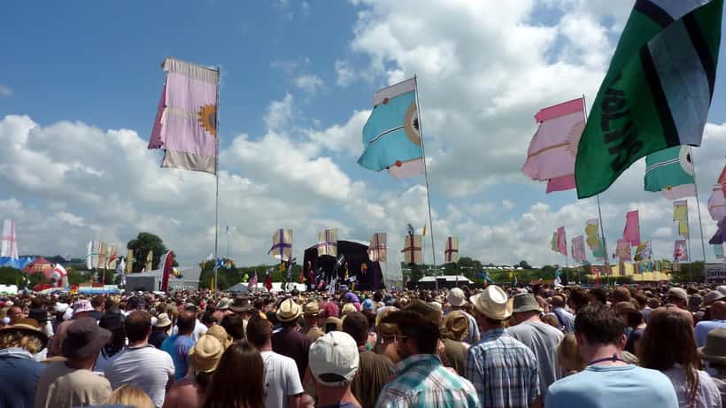 Rolf Harris performing at a live event in London, photographed for Wikimedia Commons