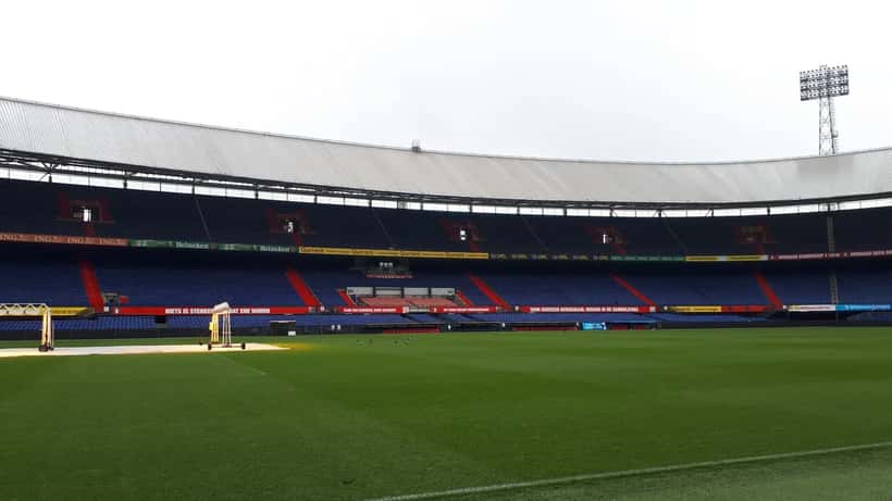 Luchtfoto van stadion De Kuip in Rotterdam, thuisbasis van Feyenoord