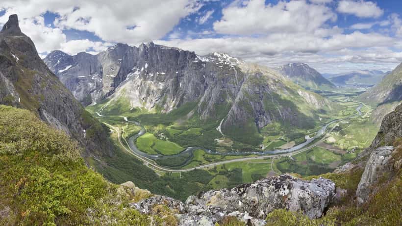 Utsikt over Romsdalen fra fjellet, Rauma, Møre og Romsdal, Norge
