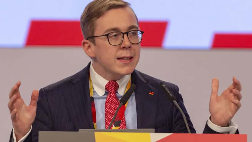 Philipp Amthor beim CDU-Parteitag 2019, Bundestagsabgeordneter im Gespräch