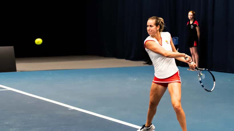 Anna Bondar tenista húngara en partido de arcilla, Roland Garros 2026