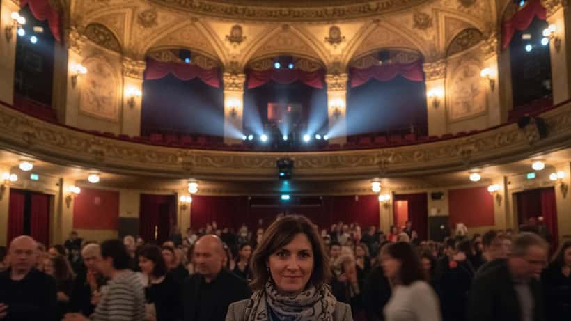 Salle du Grand Rex à Paris lors d'un événement culturel, public et architecture art déco