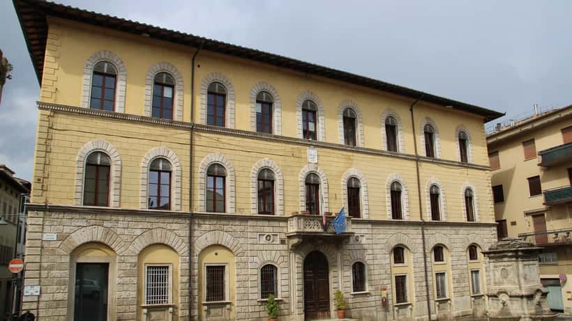 Il Palazzo Comunale di Poggibonsi, sede delle decisioni sui lavori pubblici cittadini