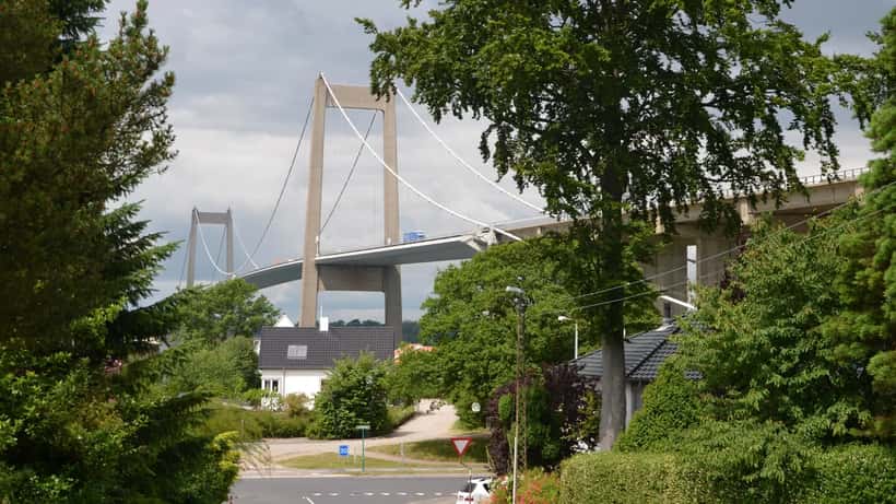 Lillebæltsbroen i Middelfart, Danmark - udsigt over broen og fjorden