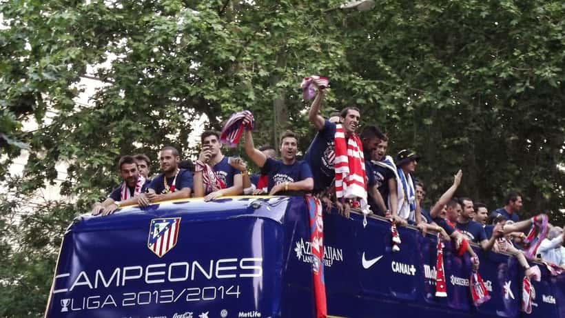 Match de LaLiga entre l'Atlético de Madrid, joueurs en action sur le terrain