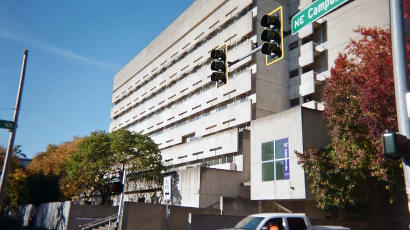 Condon Hall, edificio de la Facultad de Derecho de la Universidad de Washington en Seattle