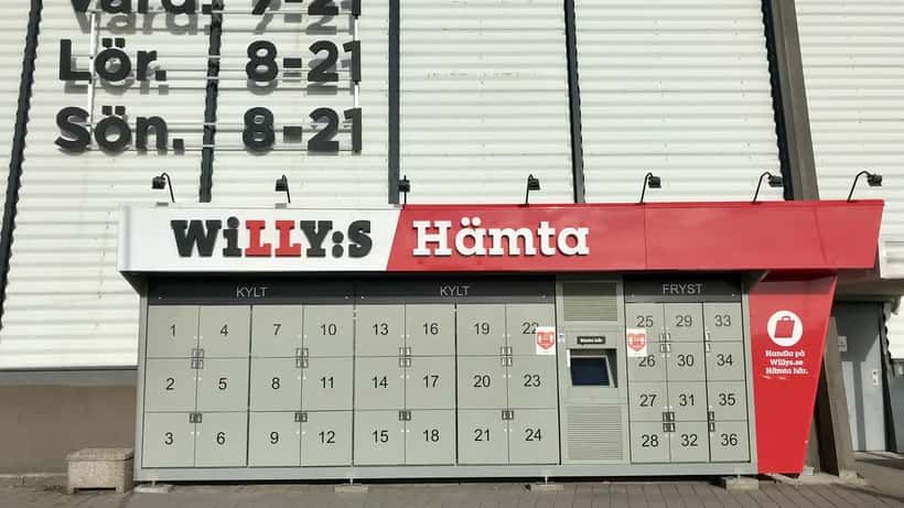 Willys-butik i Göteborg Gamlestaden med röd skylt och parkering