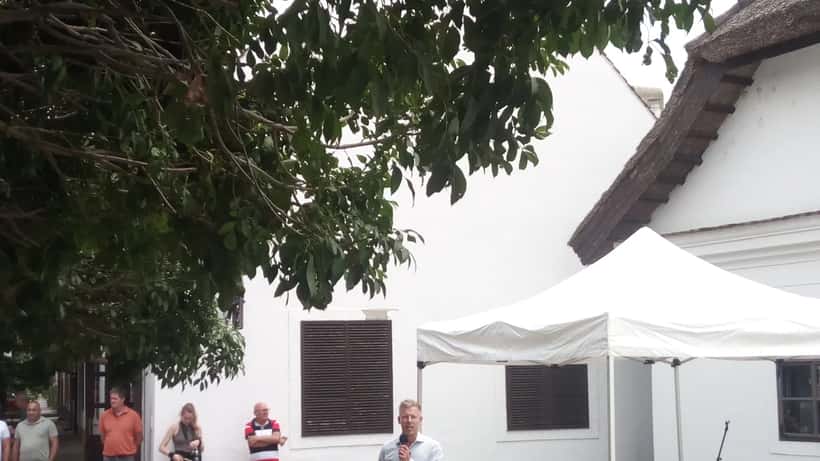 Peter Magyar taler til vælgere under valgkampen i Ungarn 2025