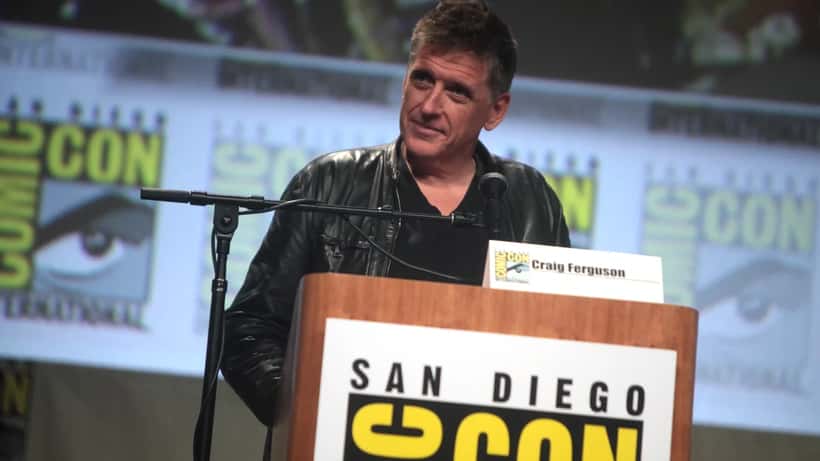 Craig Ferguson speaking at a public event, photographed by Gage Skidmore