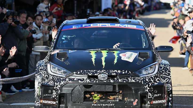 Oliver Solberg Toyota WRC-kilpailuauto Japanin rallissa 2025