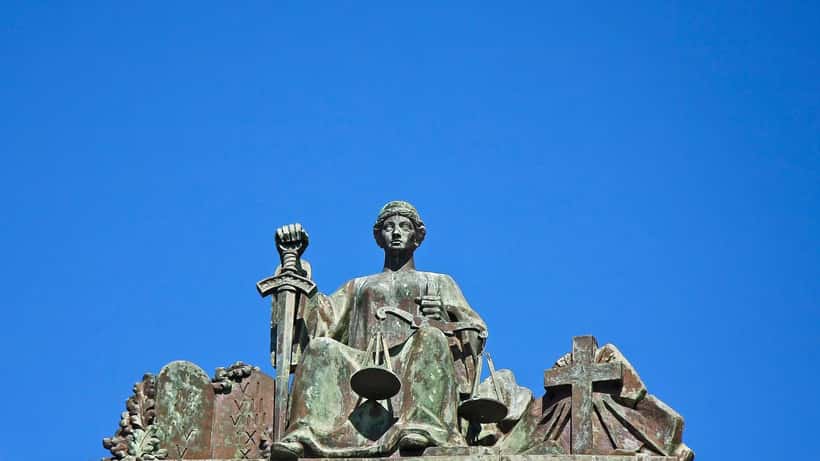 Tribunal de Viana do Castelo, Portugal - fachada do edifício judicial