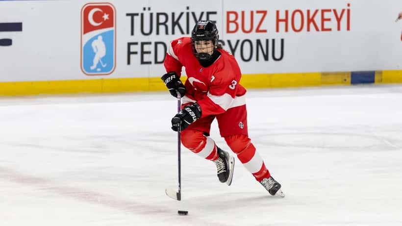 Ishockeyspillere i kamp ved IIHF-mesterskap 2026