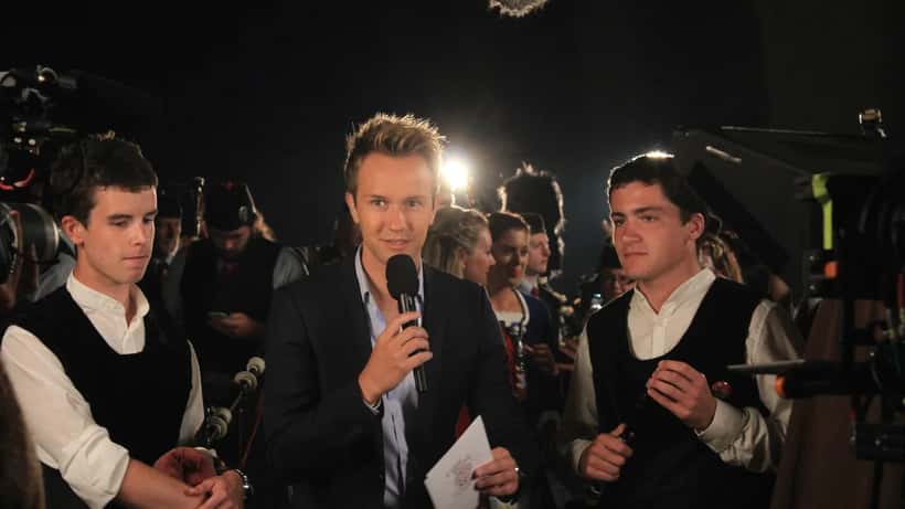 Cyril Féraud en train d'animer une émission télévisée