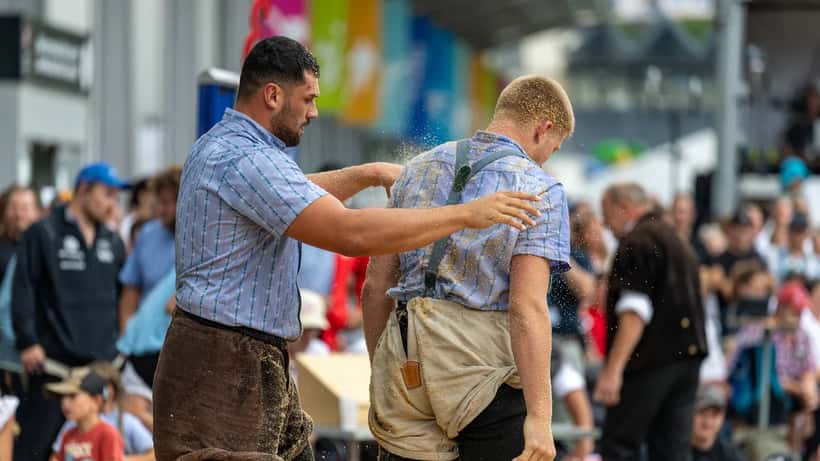 Lutteurs suisses en compétition au festival de lutte helvétique 2026