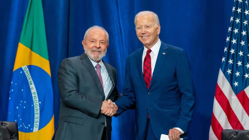 Presidente Lula da Silva em encontro presidencial representando campanha política e dados pessoais no Brasil 2026