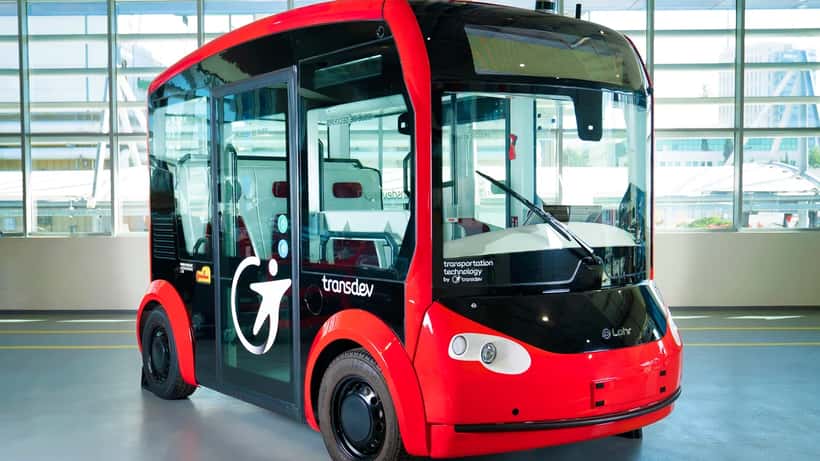 Selvkørende autonom elektrisk bus i bybillede – IT-sikkerhed og cybersikkerhedsrisici for danske kommuner 2026
