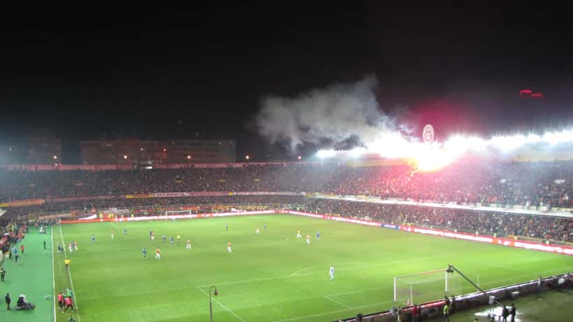 Partida de futebol do Galatasaray no estádio