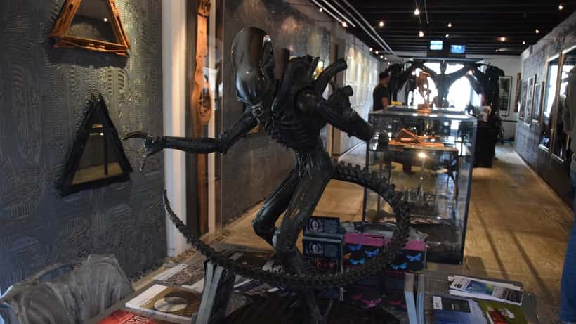 Life-size Xenomorph alien creature statue from the Alien franchise